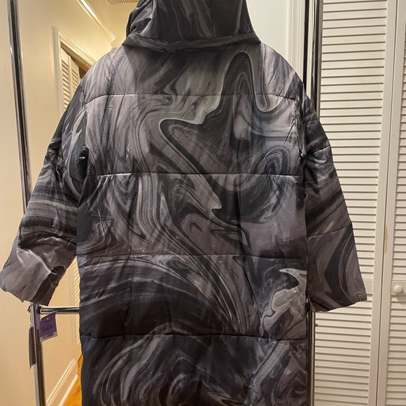 UGG Black Puffer Jacket with Glossy Finish - Picture 6 of 9